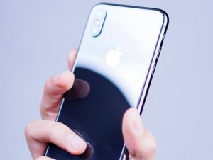 スマホの修理作業 kkg103