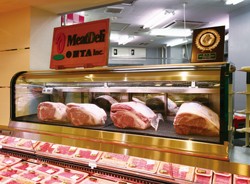 お肉のパック詰め、陳列のお手伝い