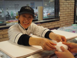 お弁当の陳列とキッチン片づけ/夕方短時間