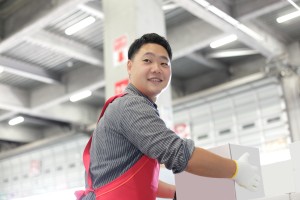 夜勤のお仕事 食品の荷物の受付け・整理棚入れ