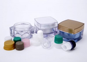 化粧品や洗剤のフタ検品作業