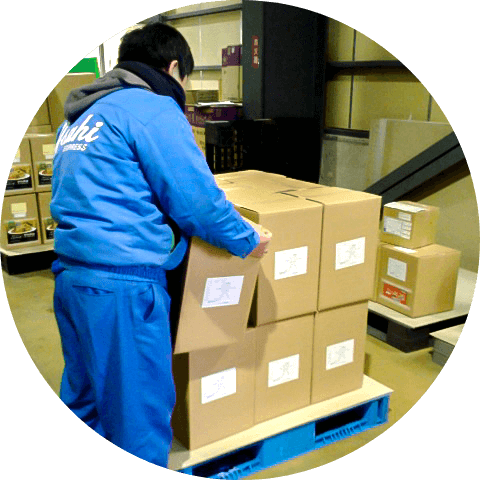 出荷準備と梱包作業