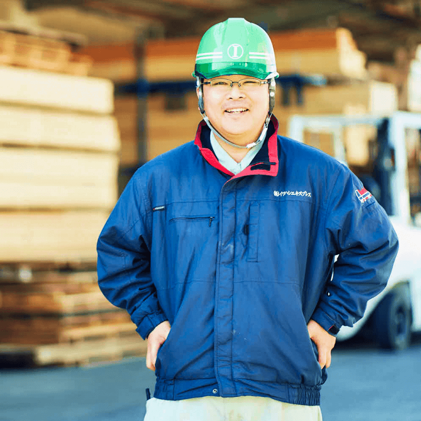 横浜の倉庫員写真