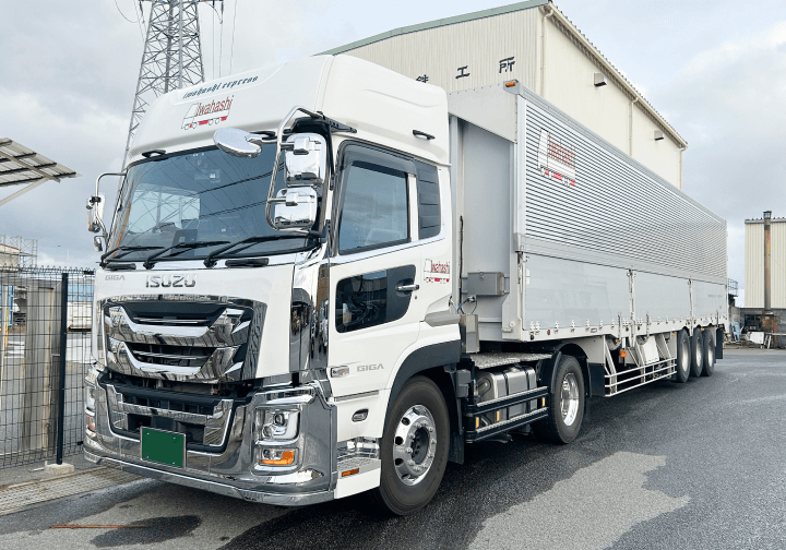 大型トラックの写真