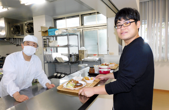 調理師と男性写真