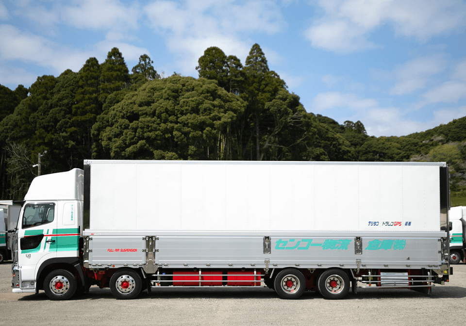 センコー物流倉庫株式会社のトラック