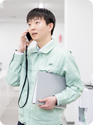 営業職の働く姿